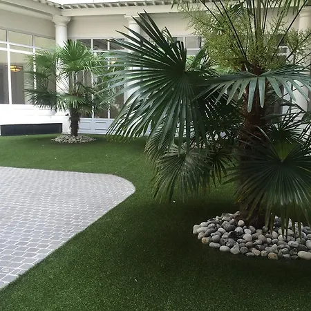 Apartament Centre Vendome 1 *